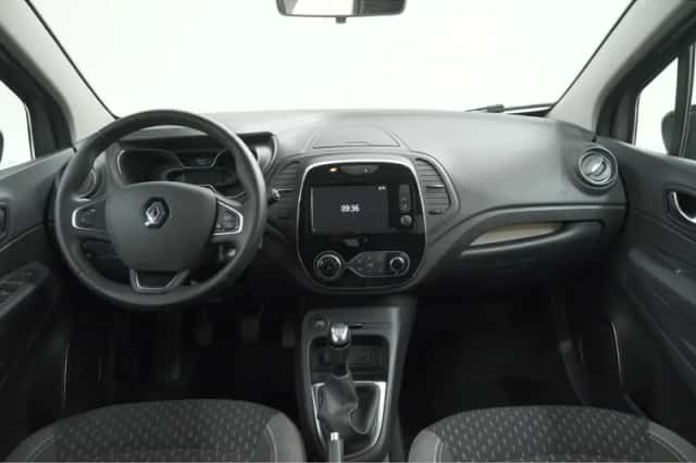 Renault Captur (2018) thumbnail 2