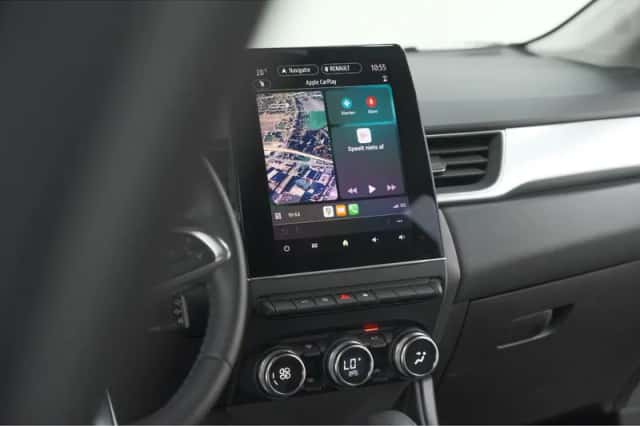 Renault Captur (2024) thumbnail 3