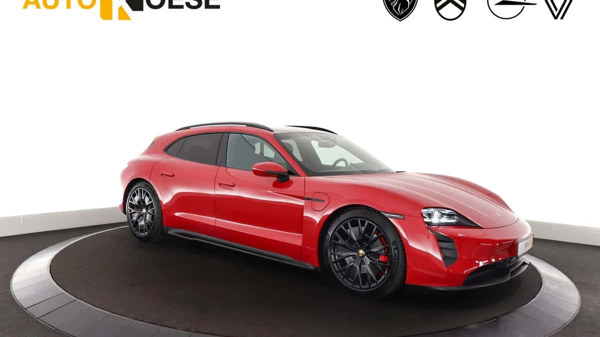 Porsche Taycan (2022) — foto 1
