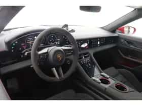Porsche Taycan (2022) thumbnail 2