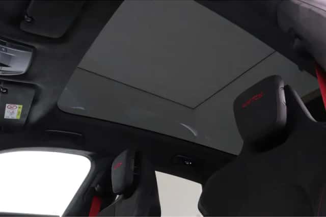Porsche Taycan (2022) thumbnail 14