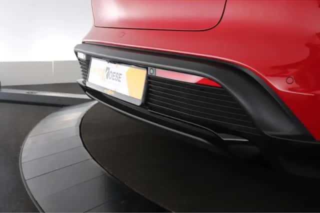 Porsche Taycan (2022) thumbnail 18