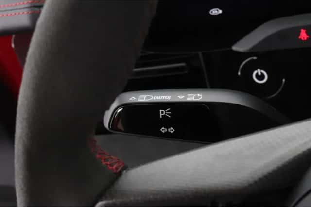 Porsche Taycan (2022) thumbnail 34
