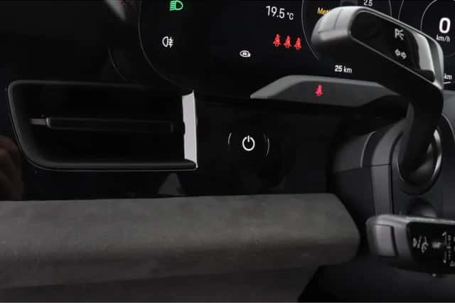 Porsche Taycan (2022) thumbnail 36