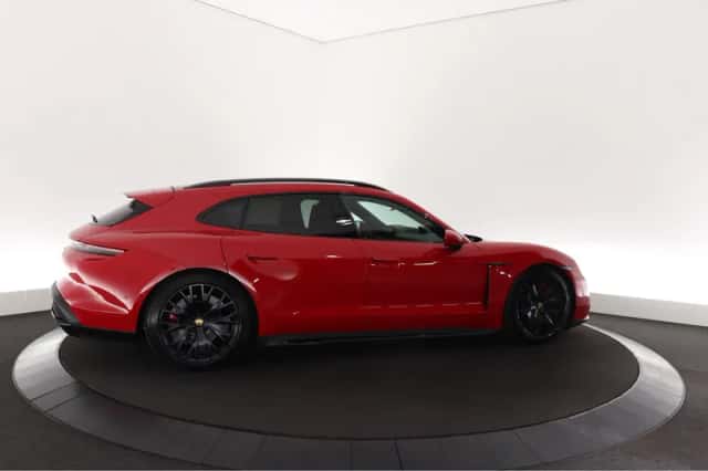 Porsche Taycan (2022) thumbnail 5