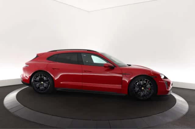 Porsche Taycan (2022) thumbnail 6