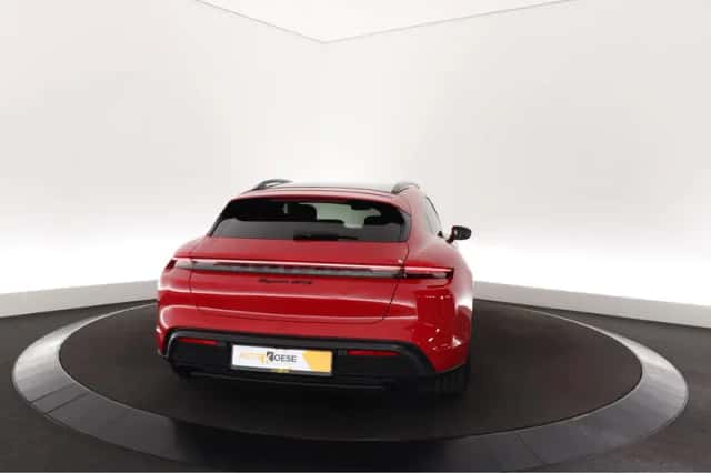 Porsche Taycan (2022) thumbnail 8