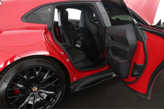 Porsche Taycan (2022) thumbnail 72