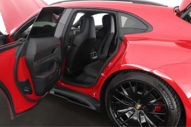 Porsche Taycan (2022) thumbnail 73