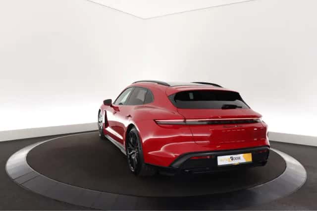 Porsche Taycan (2022) thumbnail 9