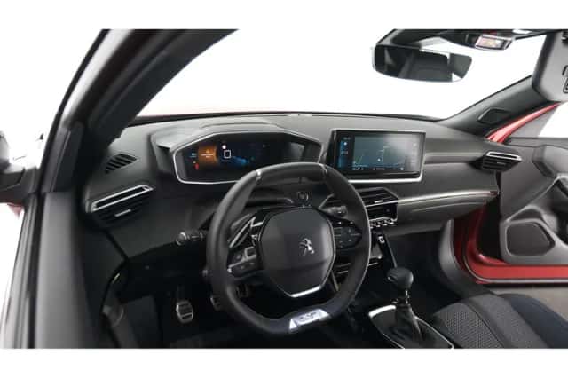 Peugeot 2008 (2022) thumbnail 2