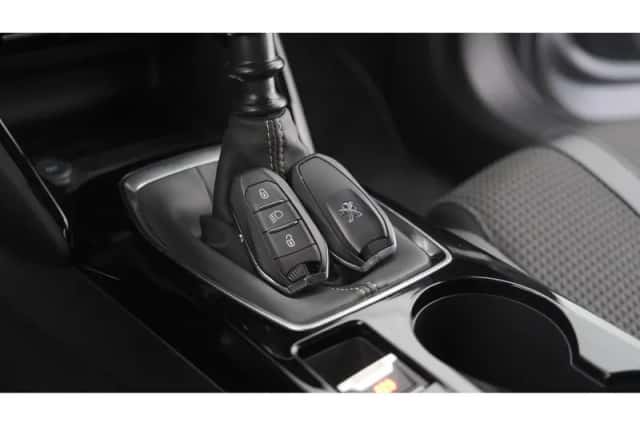 Peugeot 2008 (2022) thumbnail 12