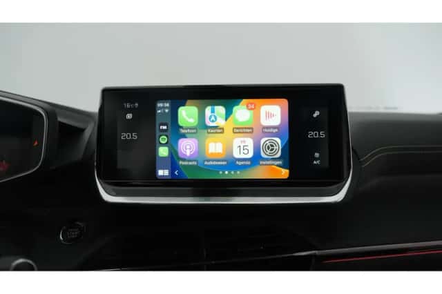Peugeot 2008 (2022) thumbnail 4