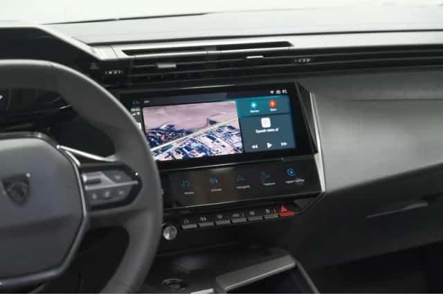 Peugeot 308 (2024) thumbnail 3