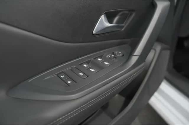 Peugeot 308 (2024) thumbnail 31