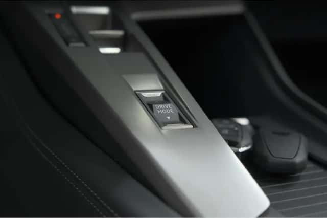 Peugeot 308 (2024) thumbnail 47