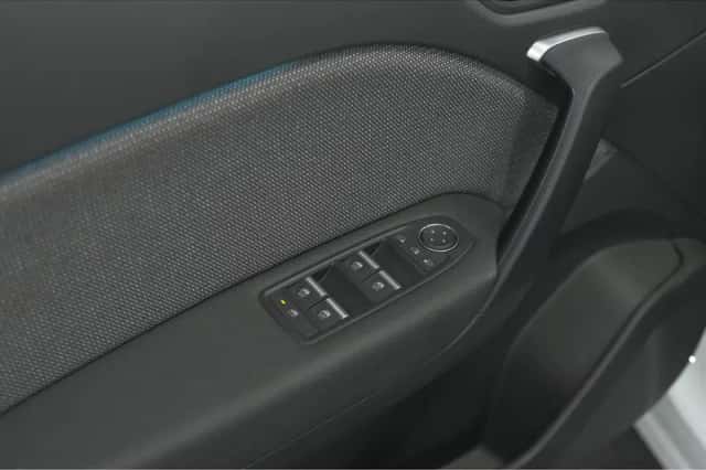 Renault Captur (2024) thumbnail 21