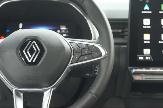 Renault Captur (2024) thumbnail 28