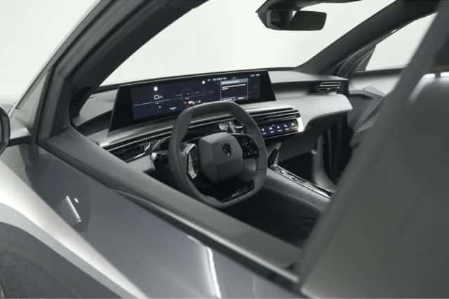 Peugeot 5008 (2025) thumbnail 2