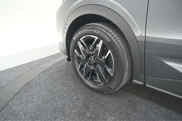 Peugeot 5008 (2025) thumbnail 18