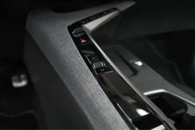 Peugeot 5008 (2025) thumbnail 38