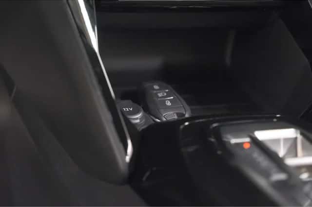 Peugeot 208 (2024) thumbnail 12