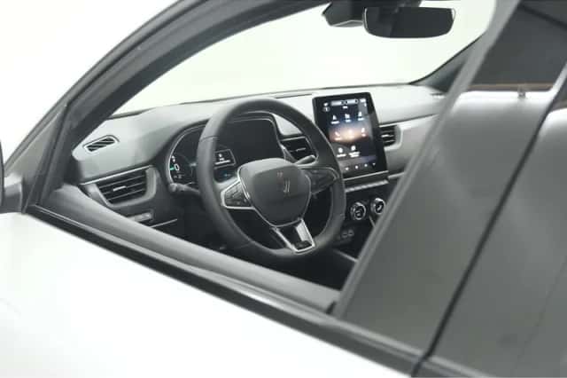 Renault Arkana (2025) thumbnail 2