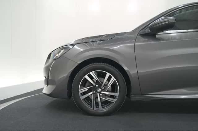Peugeot 208 (2021) thumbnail 14