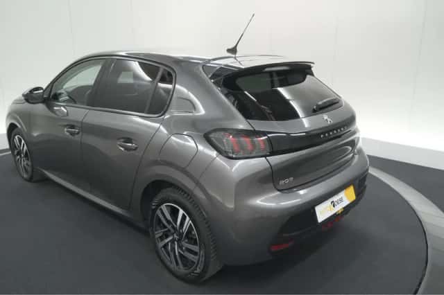 Peugeot 208 (2021) thumbnail 17