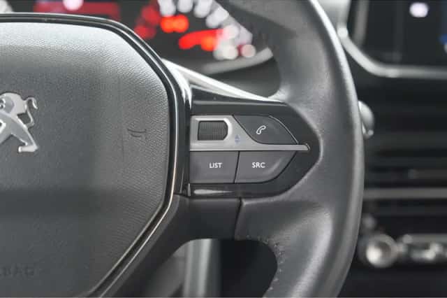 Peugeot 208 (2021) thumbnail 27