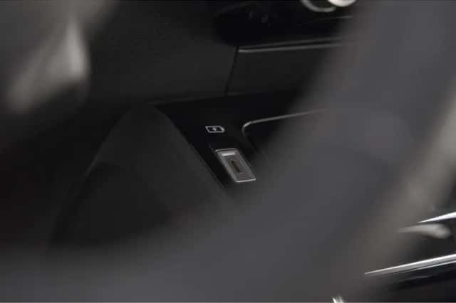 Peugeot 208 (2021) thumbnail 38