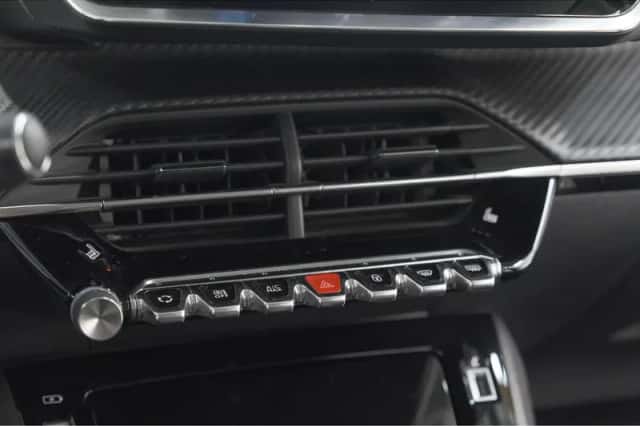 Peugeot 208 (2021) thumbnail 39