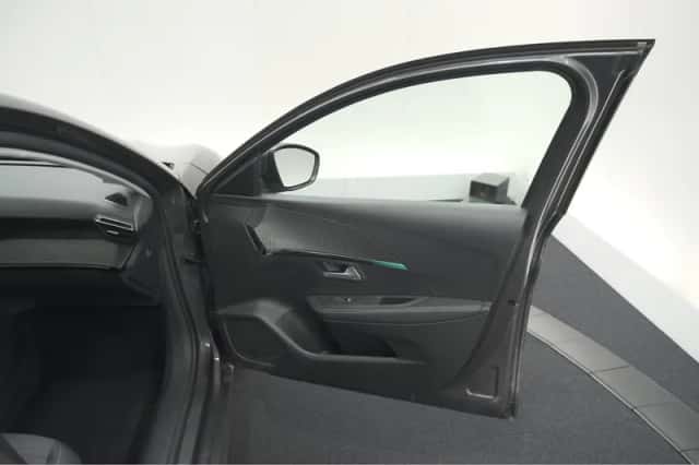 Peugeot 208 (2021) thumbnail 57