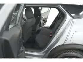Peugeot 2008 (2023) thumbnail 25