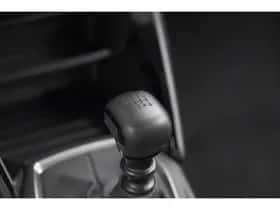Peugeot 2008 (2023) thumbnail 37