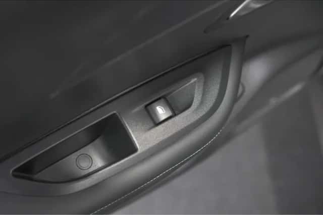 Peugeot 2008 (2023) thumbnail 20