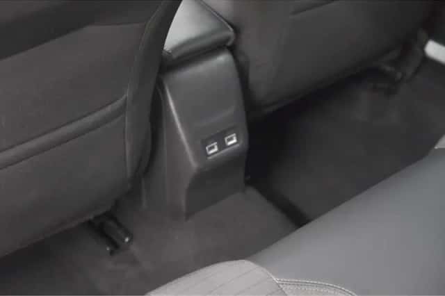 Peugeot 2008 (2023) thumbnail 21