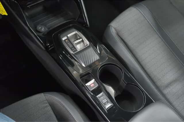Peugeot 2008 (2023) thumbnail 33