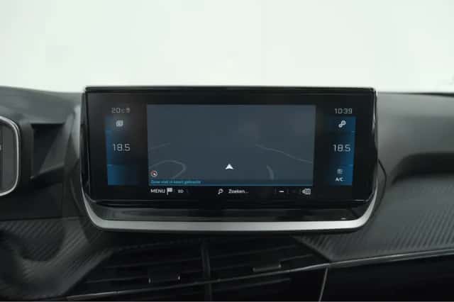 Peugeot 2008 (2023) thumbnail 38