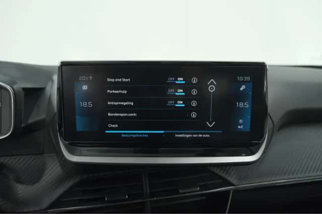Peugeot 2008 (2023) thumbnail 39