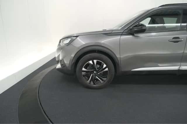 Peugeot 2008 (2023) thumbnail 9