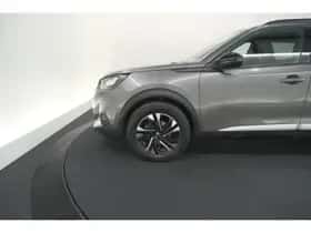 Peugeot 2008 (2023) thumbnail 9
