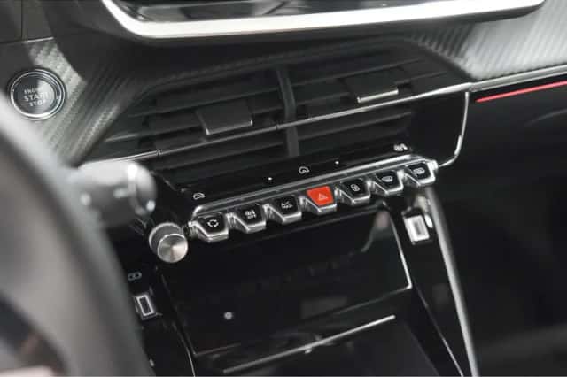 Peugeot 208 (2024) thumbnail 42