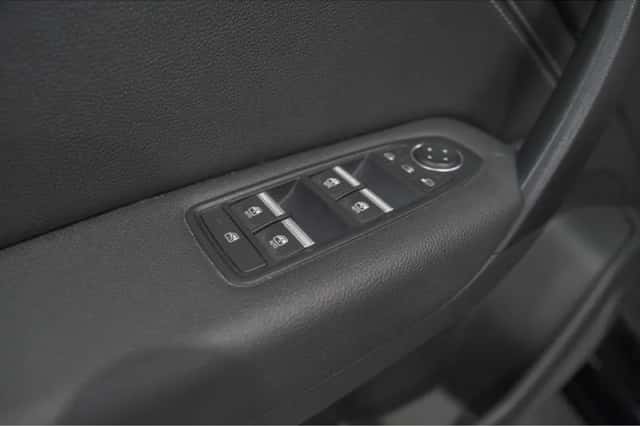 Renault Captur (2024) thumbnail 25