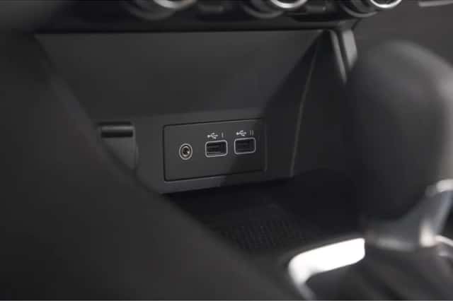 Renault Captur (2024) thumbnail 45