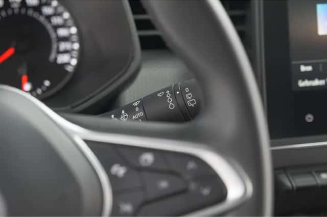 Renault Clio (2023) thumbnail 25