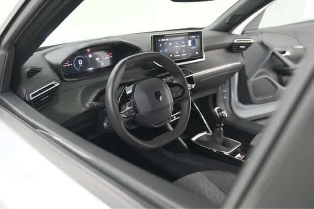 Peugeot 2008 (2025) thumbnail 2