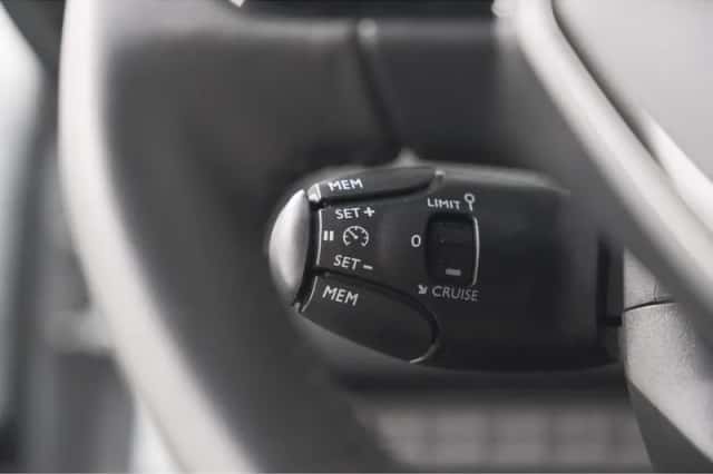 Peugeot 2008 (2025) thumbnail 4