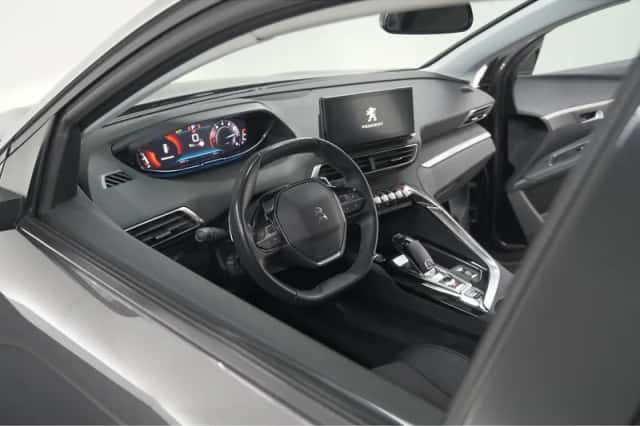 Peugeot 3008 (2021) thumbnail 2