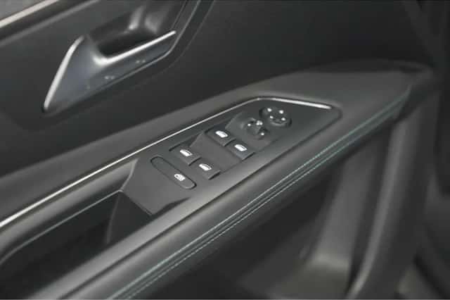 Peugeot 3008 (2021) thumbnail 22